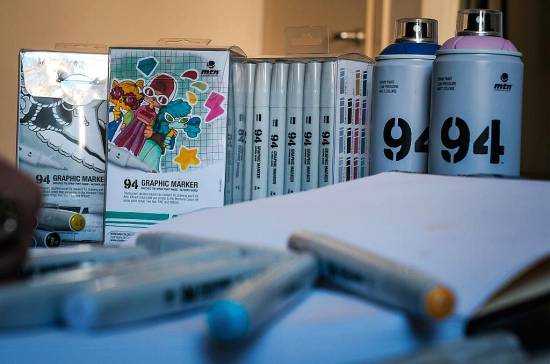 94 Graphic Marker Pastel Colors Pack 12